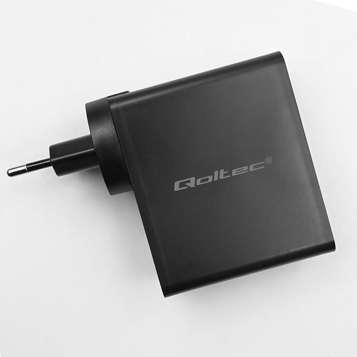 Qoltec Ładowarka GaN POWER PRO | 2xUSB-C | 2xUSB | 130W | 5-20V | 1.5-5A | PD | Laptop | Smartfon | Czarna widok 7