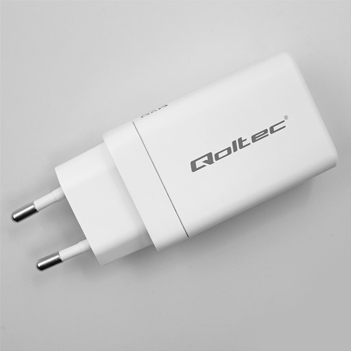 Qoltec Ładowarka sieciowa 65W GaN  | 5-20V | 3-3.35A | 2 x USB-C PD | 1 x USB QC 3.0 | Laptop | Smartfon | Biała widok 7